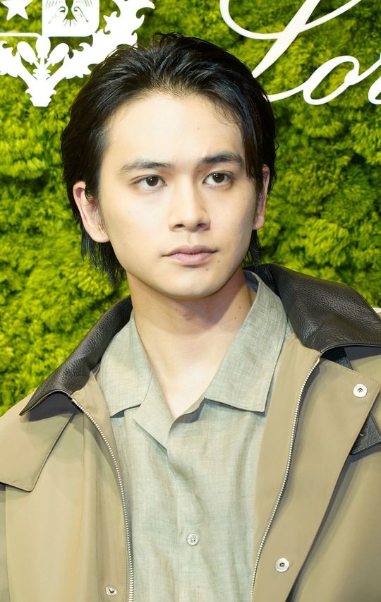 「ロロ・ピアーナ ヒョンビン・エディション」のプレビューイベントに来場した俳優の北村匠海さん(=2023年4月11日、東京都中央区銀座)