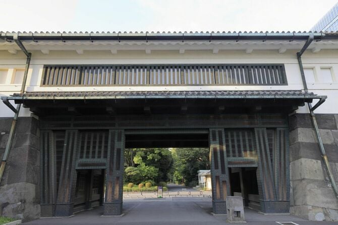 東京の江戸城の大手門