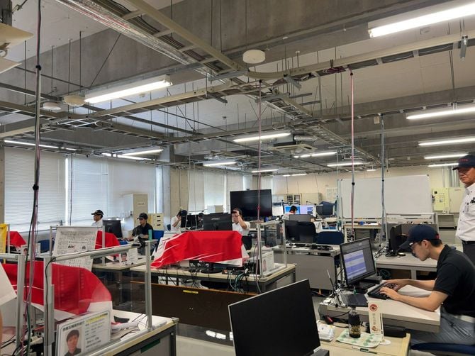 トヨタ工業学園では、3年間の高等部、1年間の専門部に分かれて自動車開発の基礎となる技術を学ぶ