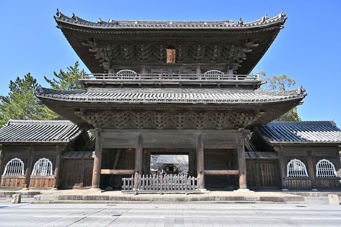 大樹寺三門（写真＝CC-BY-SA-4.0／Wikimedia Commons）