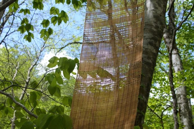 山熊田の伝統工芸品「羽越しな布」