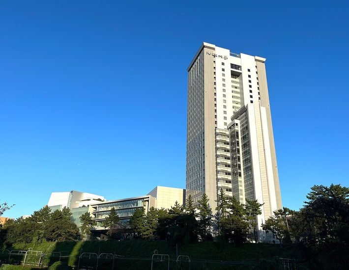 法政大学市ヶ谷キャンパス（写真＝Unagi special／CC BY-SA 4.0／<a href="https://commons.wikimedia.org/wiki/File:%E6%B3%95%E6%94%BF%E5%A4%A7%E5%AD%A6%E5%B8%82%E3%83%B6%E8%B0%B7%E3%82%AD%E3%83%A3%E3%83%B3%E3%83%91%E3%82%B92.jpg" target="_blank">Wikimedia Commons</a>）