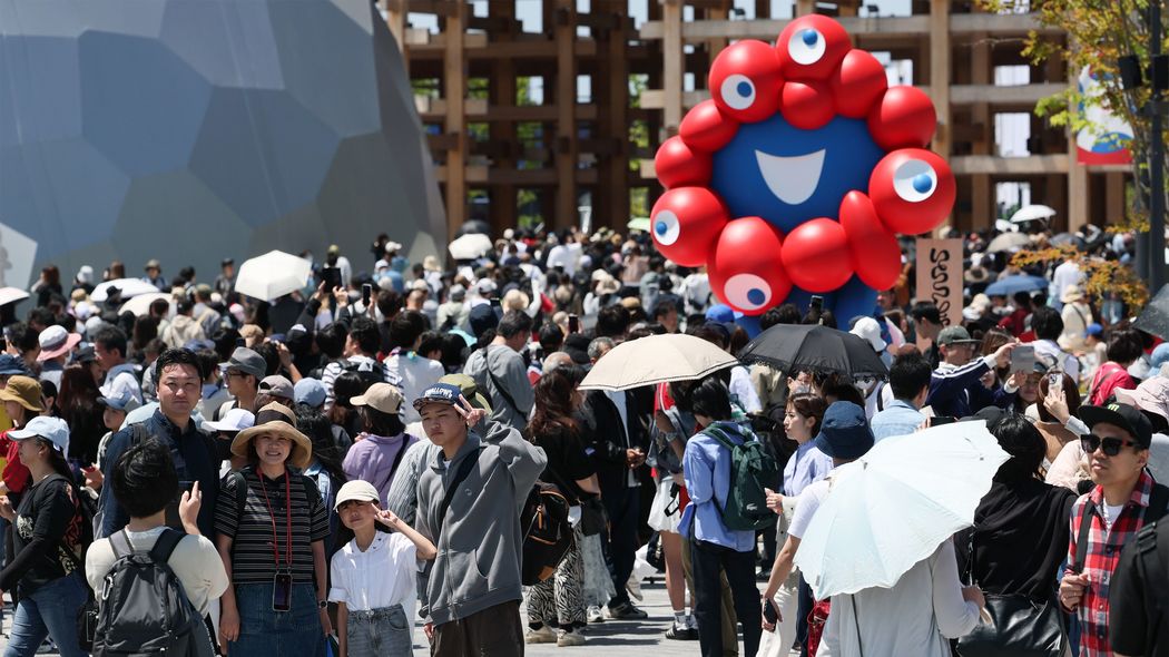 まるで異世界だよ…｢大阪･関西万博｣ではオワコン､｢20年前の愛知万博｣では必需品だった"アイテム"【2025年6月BEST】 もうスマホがなければ何も知れない､できない