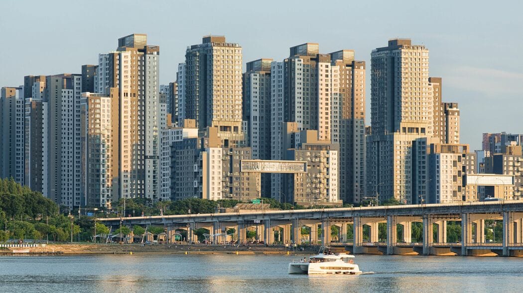 小学生が住むマンションのグレードでマウント…23年出生率｢0.72｣を叩き出した韓国の｢産みたくない｣の背景 SNSに影響された親を子が真似ている