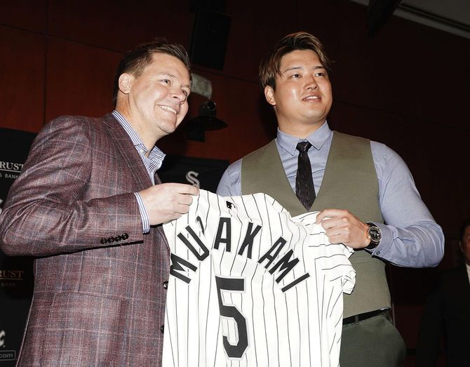 入団会見の村上 村上「ものすごく興奮」