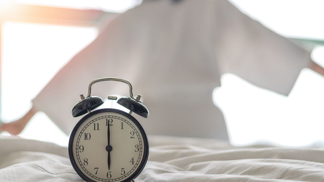 ｢休日にアラームなしで何時に起きられるか｣ずるずると寝てしまう人が本来取るべき睡眠時間 自称ショートスリーパーは要注意