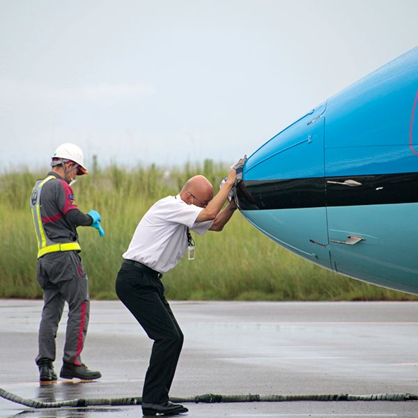 乗客は8割減 日本最小の航空会社 がそれでも1日4回の機体磨きを続けるワケ 日航機墜落事故 35年前の教訓 President Online プレジデントオンライン