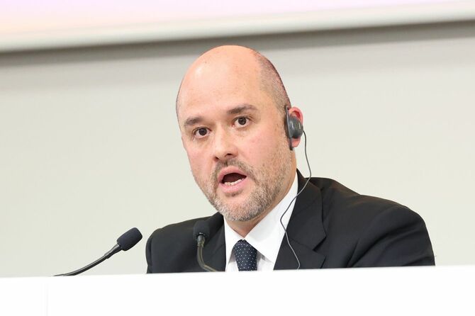 日産自動車、2024年度決算説明会。写真は、質問に応じるイバン・エスピノーサ社長兼CEO=2025年5月13日、横浜市西区