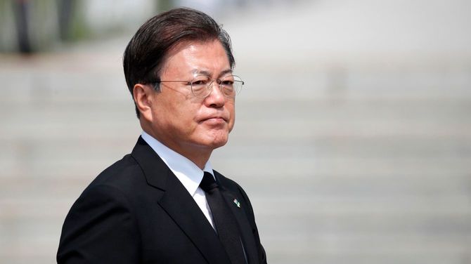 韓国の文在寅(ムン・ジェイン)大統領は2020年6月6日、大田(テジョン)の国立墓地で慰霊の日の式典に出席した。