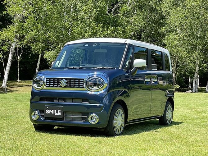 スライドドア付きのワゴンRスマイル