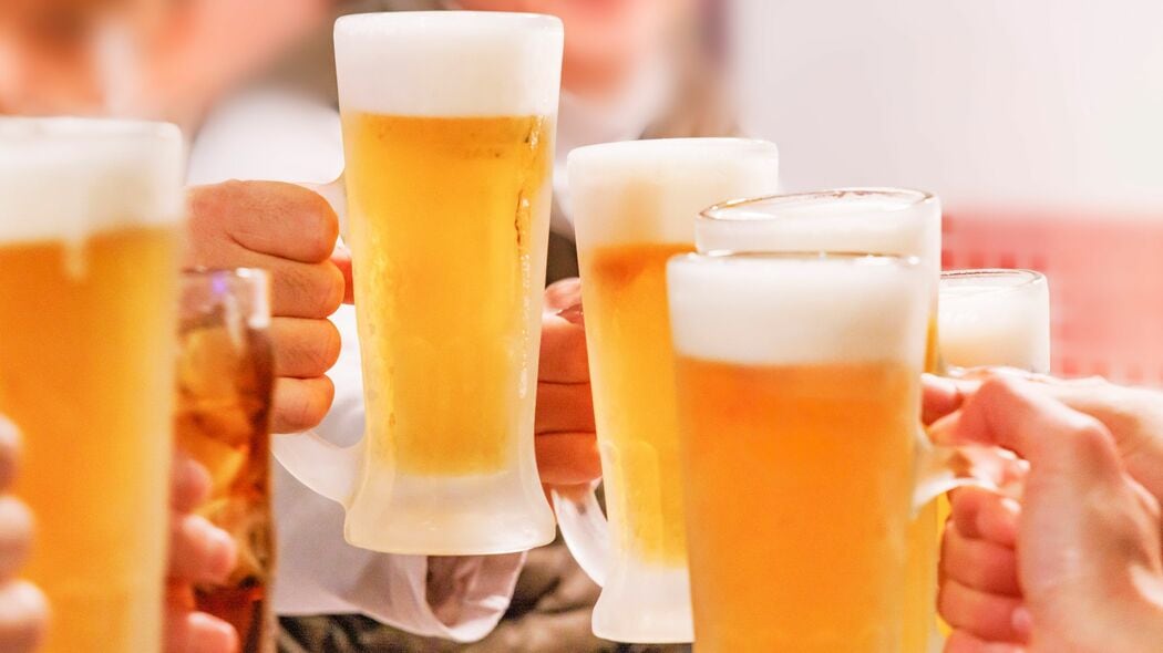 サラリーマンの娯楽｢酒席｣までもが仕事に…会社のカネで飲み食いする厄介な｢接待｣が日本で生まれた背景