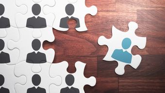 ｢クビです｣非情通告にダメ社員が"納得顔"で退社…そんな円満企業の管理職がひどく"親切"である深い理由