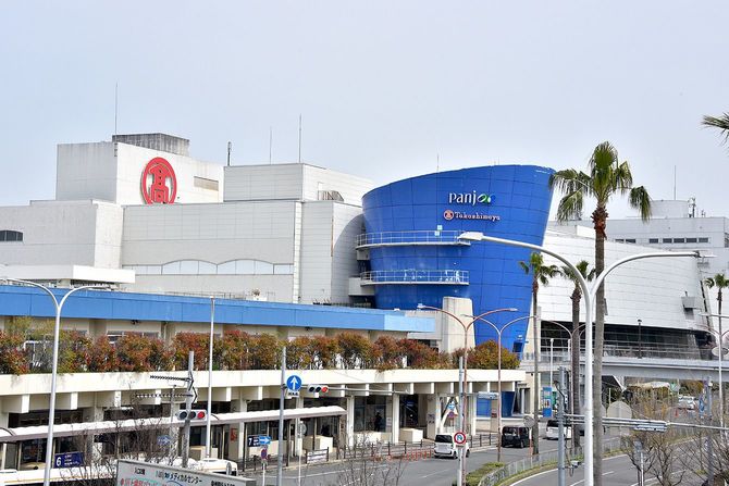 泉北ニュータウンには老舗百貨店・髙島屋が立地