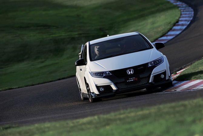 シビック購入後、走りの楽しさを知ってサーキットデビューする人もいるという