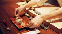 だから食べ進めるうちに｢何かが違う｣と感じる…高級寿司屋が世界中のセレブを惹きつけ続ける理由