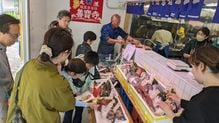 スーパーでもデパートでもない…｢1人分525円で鯛の刺身とアクアパッツァ完成｣自炊力急上昇の買い物スポット