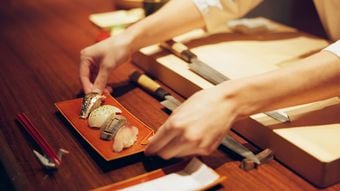 だから食べ進めるうちに｢何かが違う｣と感じる…高級寿司屋が世界中のセレブを惹きつけ続ける理由