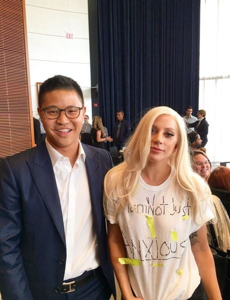 高校時代、レディー・ガガと共にインタビューを受けた