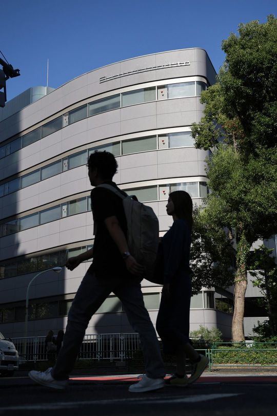 17日から社名が変わるジャニーズ事務所の本社ビル＝2023年10月16日、東京都港区