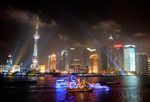 超高層ビルが林立し“中国のマンハッタン”と化した上海の街並み。