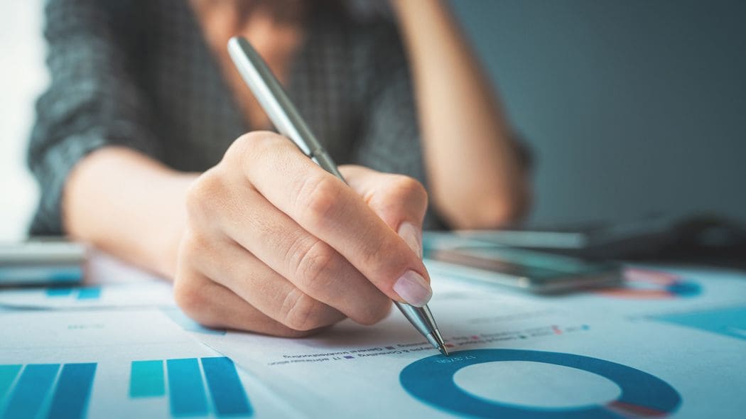 外資系コンサルは空前のバブルなのに､発注元の日本企業はジリ貧…そんな矛盾が起きる根本原因 ｢守りの仕事｣を片付けるだけでは､会社はよくならない