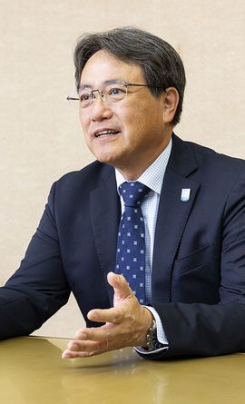 片岡達也（かたおか・たつや） 株式会社横浜フィナンシャルグループ 代表取締役社長 1990年横浜銀行入行。鴨居駅前支店長、ロンドン駐在員事務所長、執行役員総合企画部長、東日本銀行取締役などを経て、2022年6月より現職。横浜銀行代表取締役頭取も務める。