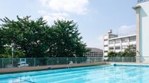 ｢学校での水泳の授業は必要なのか｣60年前に大量につくられたプールが老朽化で維持できない大問題