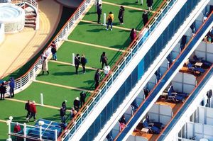 乗客は「事実上の拘束下で恐怖感が相当期間与え続けられた」ことなどを根拠に慰謝料を請求できる。