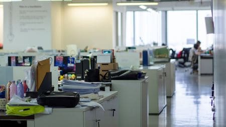 粉飾決算 パワハラ いじめ が横行するヤバい職場に共通する ある雰囲気 誰も責任を取らないまま繰り返す President Online プレジデントオンライン