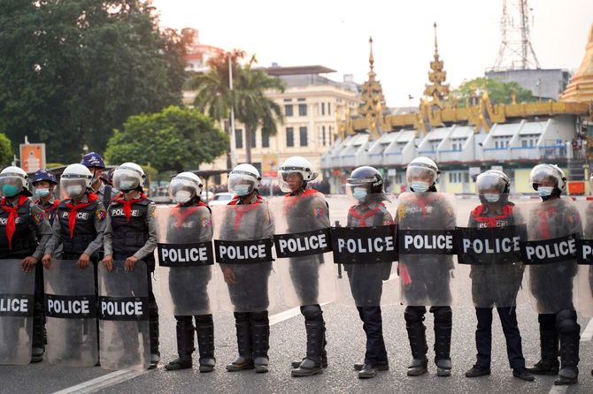 ミャンマー警察