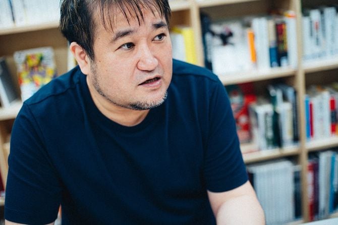 哲学者の東浩紀さん