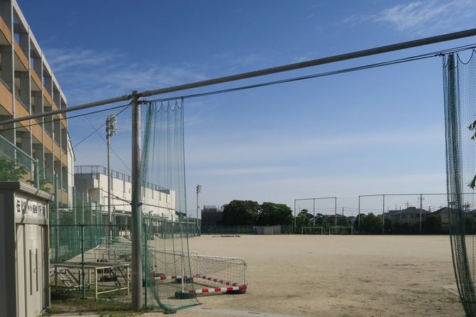 中学校のグラウンド