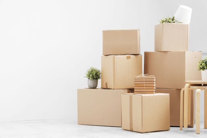 引っ越しの段ボール箱