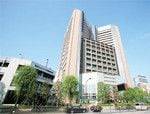 独立行政法人として再スタートを切った国立がん研究センター。その象徴としてそびえ立つのが、東京・築地にある同センター中央病院だ。多くのがん難民を救えるか。
