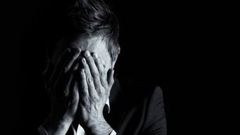 リストラ､借金地獄､ドロ沼離婚｡こんな人生もう嫌です｡自殺したら楽になれるのでしょうか