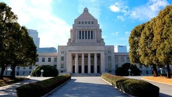 海外では｢日本人の貧困＝政府の失策｣は常識だが…｢自己責任｣という言葉を広めて責任逃れした"ずるい首相"