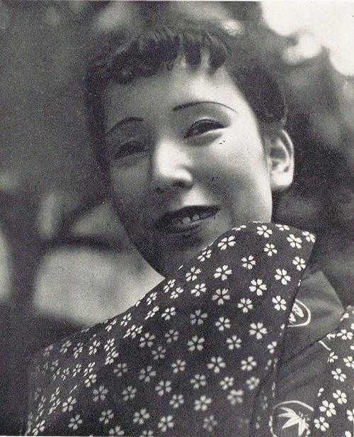 雑誌・小説新潮に掲載された「恋多き女」宇野千代の写真