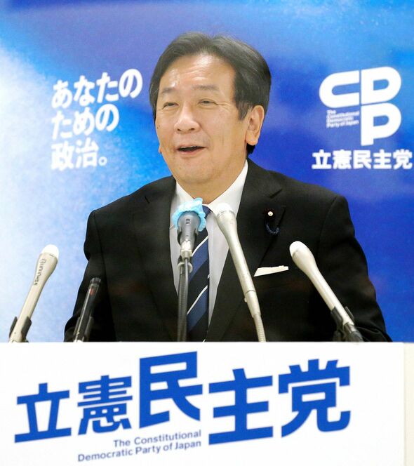 代表辞任が承認され、記者会見で質問に答える立憲民主党の枝野幸男氏