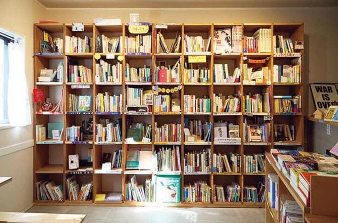 シェア型書店のメーン棚