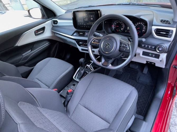 新型スイフトのインパネ