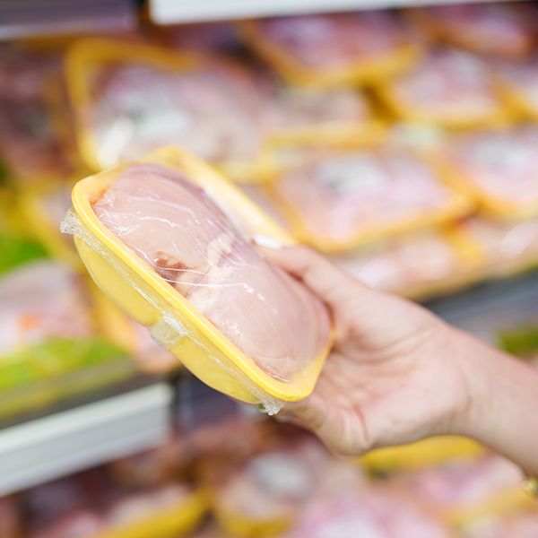 7割の鶏肉には食中毒リスク 自家製サラダチキンでは 新鮮な肉も危険 といえるワケ 火を止めて放置 では殺菌できない President Online プレジデントオンライン 7割の鶏肉には食中毒リスク 自家製サラダチキンでは 新鮮な肉も危険 といえるワケ 火を止めて放置 では殺菌できない President Online プレジデントオンライン