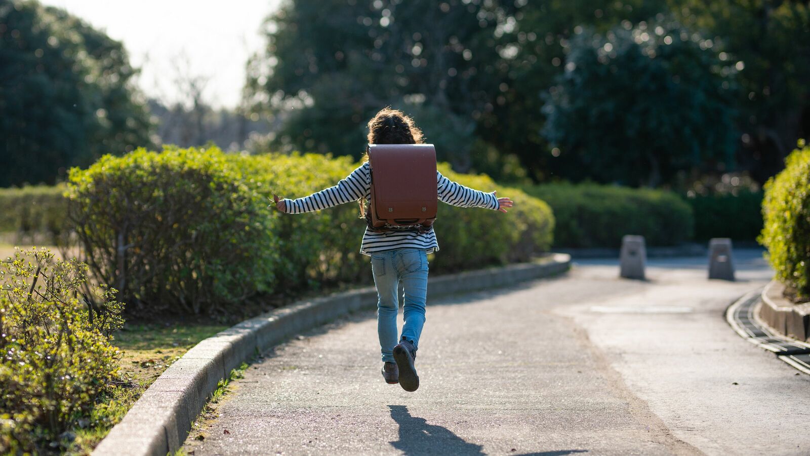 ｢祖父母は孫に高いランドセルを買い与えてはいけない｣中高年の"見栄支出"が本人と子孫を滅ぼす ｢今年のお年玉は1000円にまけて｣と弱みを見せられるか