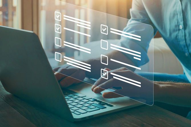 チェックボックス付きのアンケート、オンラインでの調査フォームへの記入