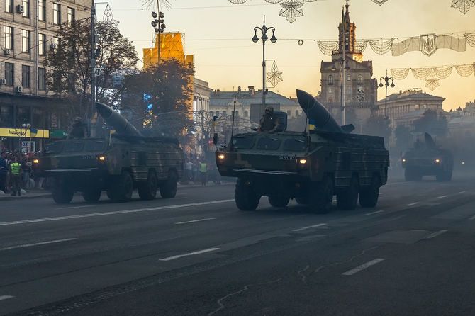 街中を走る戦車