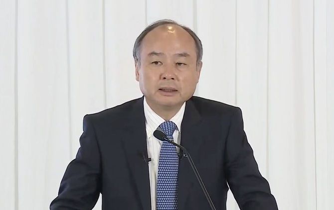オンライン決算記者会見に出席したソフトバンクグループの孫正義会長兼社長＝2020年5月18日