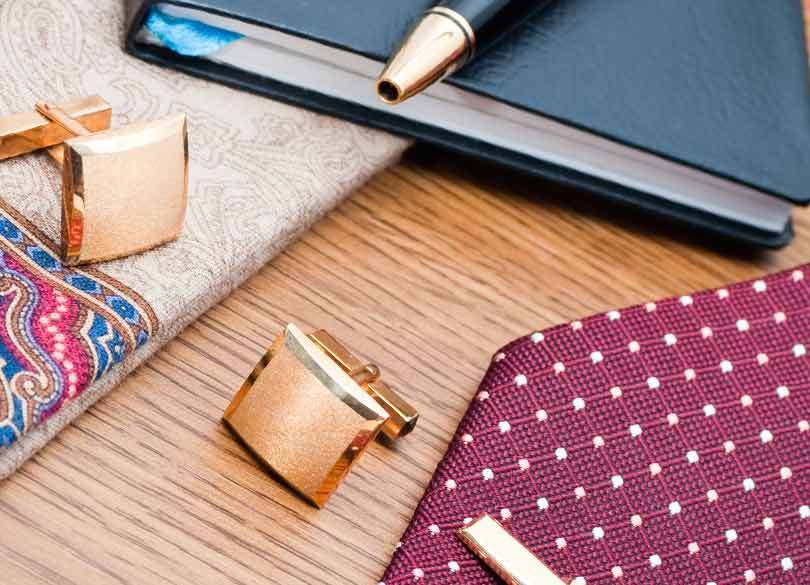 なぜ高級ファッションを着こなす男に騙されるか