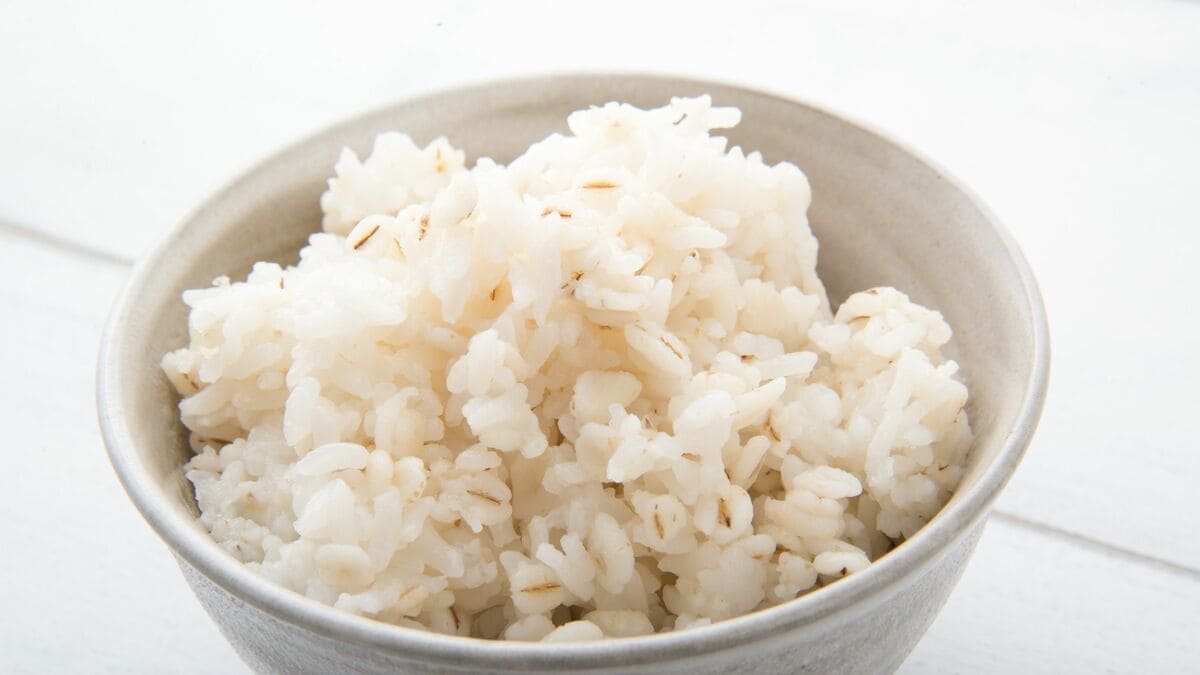 「麦飯」にあって「白米」にない…糖尿病専門医が「血糖値スパイクを押さえる」と説く