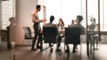 ｢まず資料の3ページを見てください｣は絶対NG…仕事ができない人に時間を奪われる"ダメ会議"の共通点