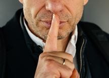 "口を割らない社員"を会社は最後まで守る