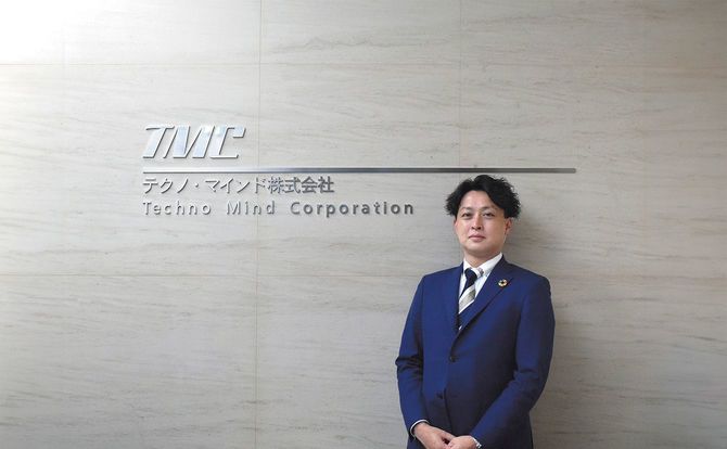 テクノ・マインド株式会社 第三ソリューション本部 官公営業部 統括マネージャーの末永 幸様。